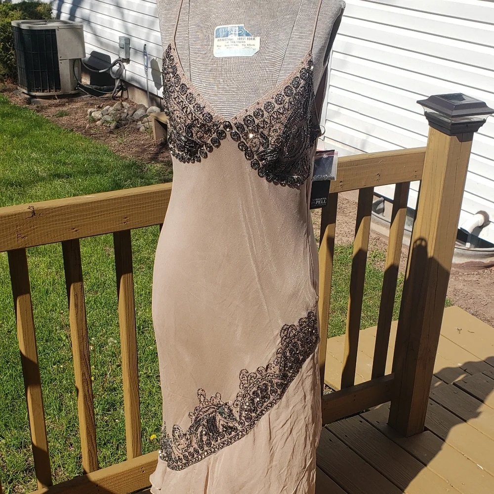 NWT Adrianna Papell Formal Beaded Dress
Run small - Picture 2 of 15